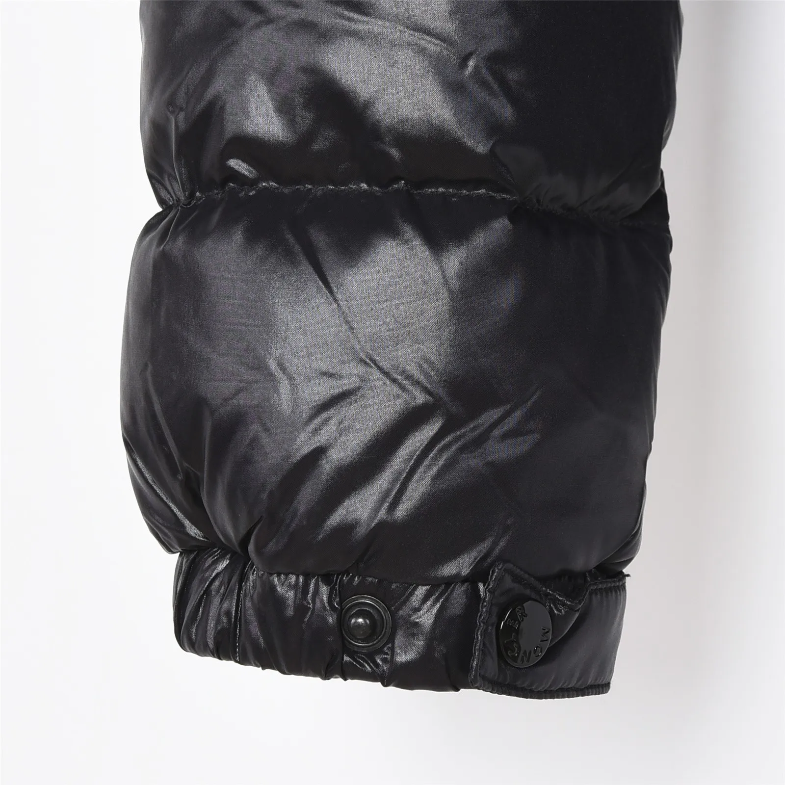 Moncler 【Original 】Authentic 𝑴𝒐𝒏𝒄𝒍𝒆𝒓｜ 𝑩𝒂𝒅𝒚 Same Style/ # 1:1Original 90 Quality Size：12345